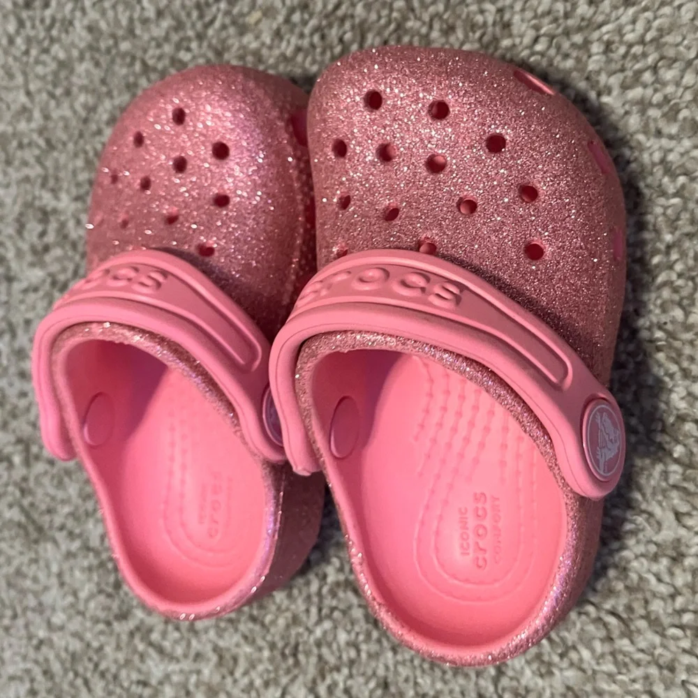 Crocs - Picture 2 of 3